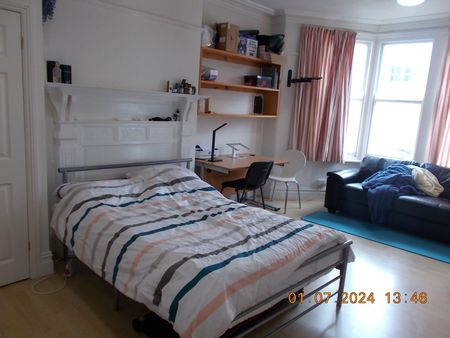 Student Properties to Let - Photo 4