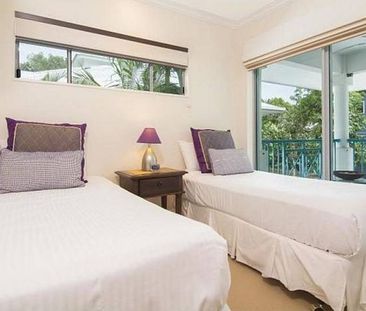 3 BEDROOM : 2 BATHROOM : FULLY FURNISHED : POOL : CLOSE TO BEACH - Photo 4