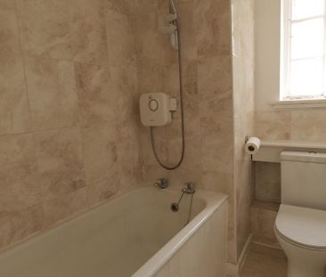 2 bedroom maisonette to rent - Photo 4