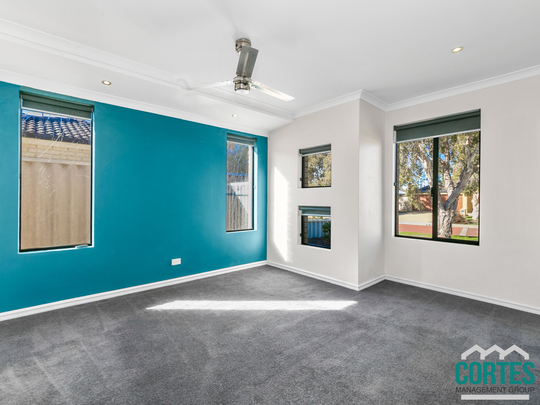 6 Avon Cres, Atwell WA 6164 - House For Rent | Domain - Photo 1