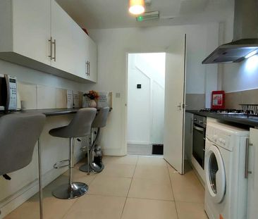 House of multiple occupation to rent - Photo 6