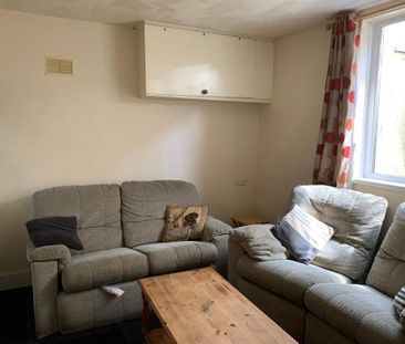 4 bedroom terraced house to rent - Photo 3