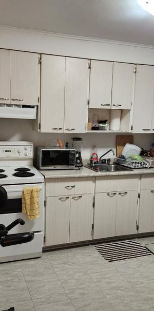 2 ET DEMI DISPONIBLE LE 1ER FÉVRIER 2026 - Photo 1