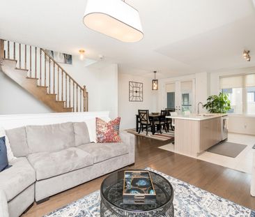 For Lease - 3036 Silvertip Common Crescent, Oakville, Ontario - Photo 3