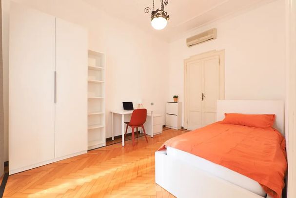 Via Giulio e Corrado Venini, Milan, Lombardy 20124 - Photo 1