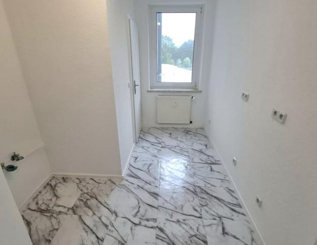 Freundliche, frisch renovierte 3-Zi.-Whg., sehr grüne Umgebung - Photo 1