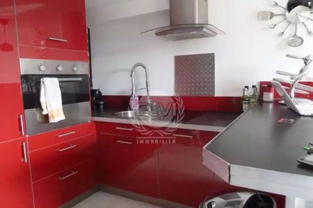 Appartement en location meublée – Plan de la Tour - Photo 3