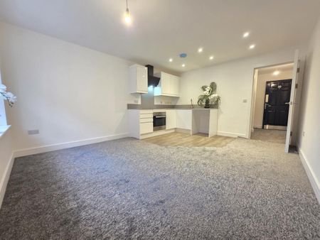 2 bedroom flat to rent - Photo 2