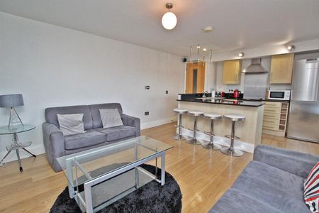 2 bedroom Apartment to rent - Photo 3