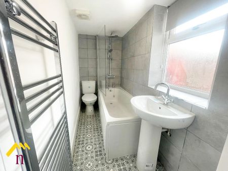 2 bedroom end of terrace house to rent - Photo 2