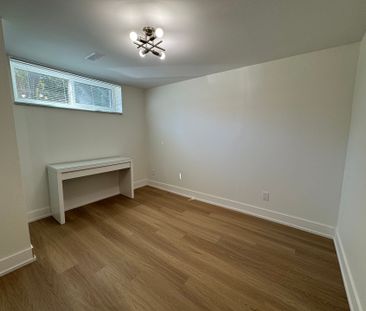 For Lease - 145 Harrison Drive Unit# Lower 2, Newmarket, Ontario - Photo 1