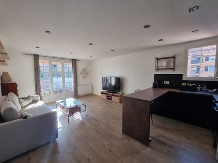 Location Appartement 2 pièces 49m² - Photo 4