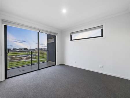 55 Cetona Street, Fraser Rise VIC, Belconnen - Photo 4