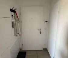 Möblierte 3-Zimmer-Dachgeschosswohnung mit Balkon, Loggia und Dachterrasse in 1210 Wien - Foto 3