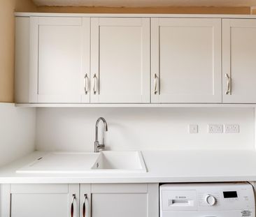 A 2 Bedroom Flat in Suffolk Square, Cheltenham - Photo 4