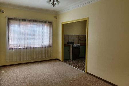 Quite 2 Bedroom Unit! - Photo 4