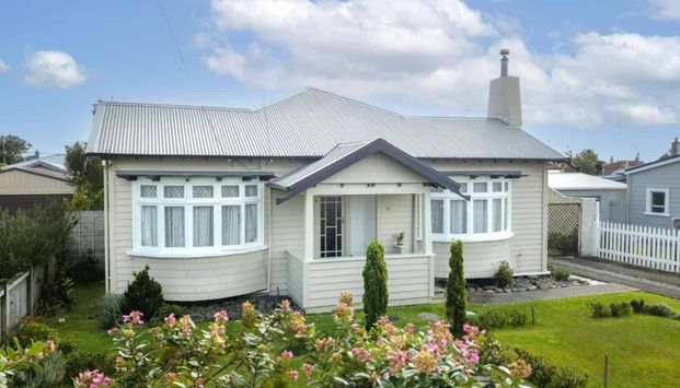 Great home in a great location - Photo 1