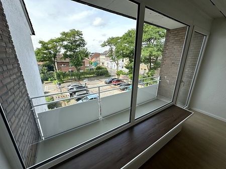 BEZUGSFREIE, FRISCH RENOVIERTE 4 ZIM.-WOHNUNG MIT BALKON IM HERZEN VON LANK-LATUM - Photo 5