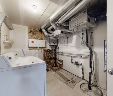 For Lease - 218 Main Street, Newmarket, Ontario - Photo 2