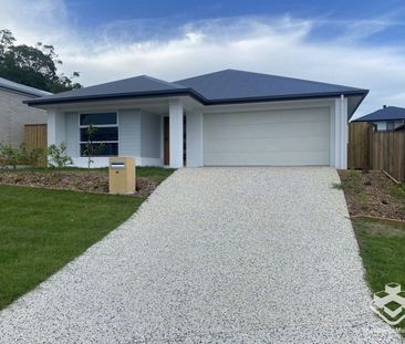 Modern Family Home - Photo 5