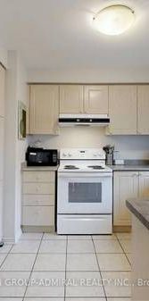 Townhouse for Rent - near York university - 4 bedrooms - 3 bathrooms - Photo 1