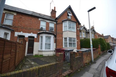 St Peters Road, Reading, Berkshire, RG6 1NT - Photo 4