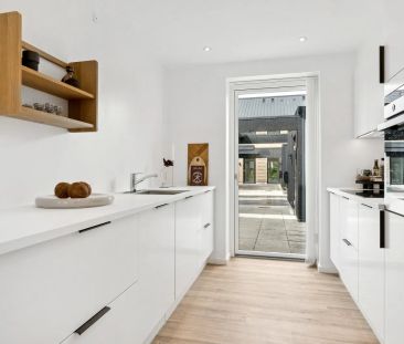 Moderne rækkehus med rolig atmosfære i Gistrup - Photo 1