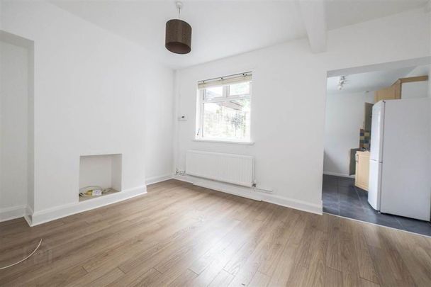 10 Strandburn Parade, Belfast, BT4 1LZ - Photo 1