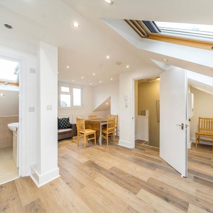 3 bedroom flat to rent - Photo 1