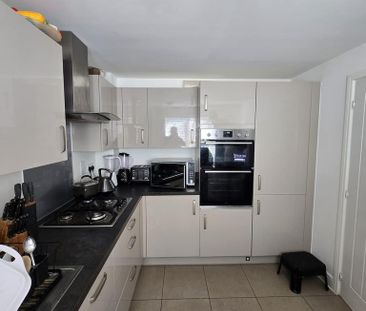 3 bedroom semi-detached house to rent - Photo 6