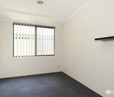 COASTAL LIVING IN WAIKIKI - SPACIOUS FAMILY HOME - Photo 6