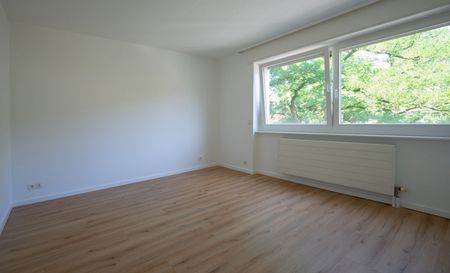 Bismarckviertel! Frisch renovierte 3-Zimmer-Wohnung mit 2 Balkonen, neuem Design-Boden & Aufzug - Foto 2