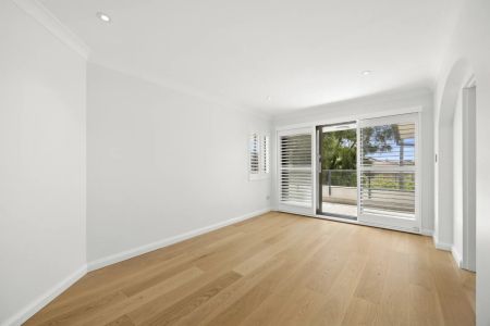 Sun-Drenched Top Floor 3-Bedroom Apartment in the Heart of Dee Why - Inspect Now 0450580488 - Photo 2