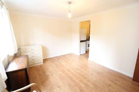 Windsor Street - One Bedroom - Unfurnished, LU1 - Photo 2