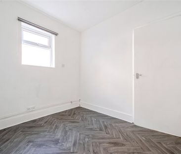 Victoria Road, N18, London - Photo 5