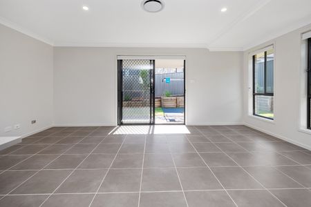 Brand New Three Bedroom Duplex in Allambie Grove Estate - Photo 3