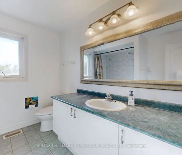 Detached Home For Lease | N9244586 - Photo 6