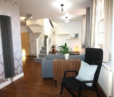 2 bedroom apartment to rent - Photo 2