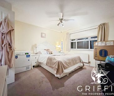 Burns Close, Billericay, CM11 - Photo 2