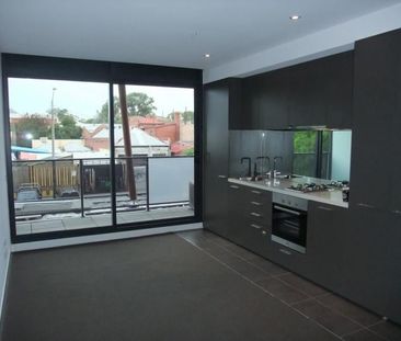 One Bedroom in South Yarra - Photo 3