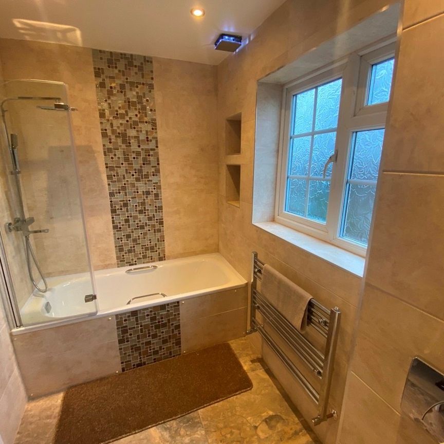 Room in a Shared House, Downs Road, LU1 - Photo 1