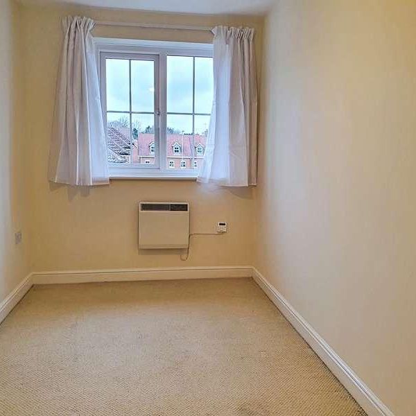 Node Way Gardens, Welwyn, AL6 - Photo 1