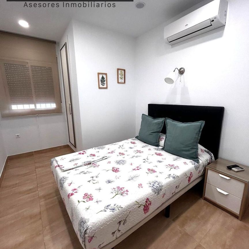 Alquiler de chalet adosado en Calle Cruz de San Roque - Photo 1