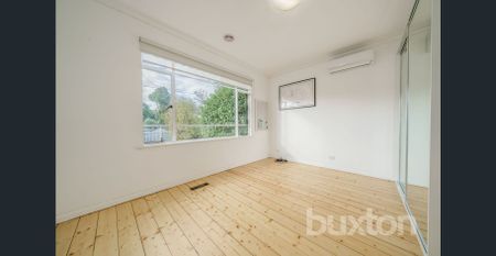 CHARACTER AND CHARM WITH MODERN STYLE - Photo 3