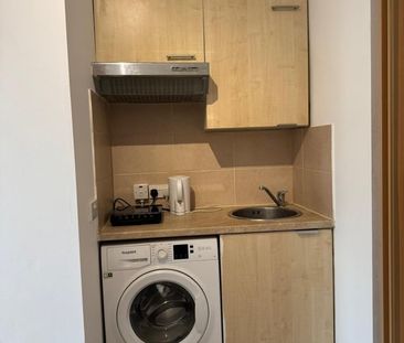 Bedsit, Sandringham Road, E8 - Photo 5