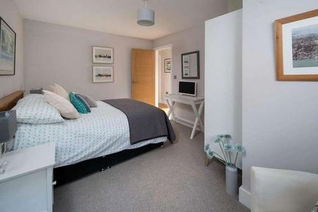 The Grove, Cowes, PO31 - Photo 5