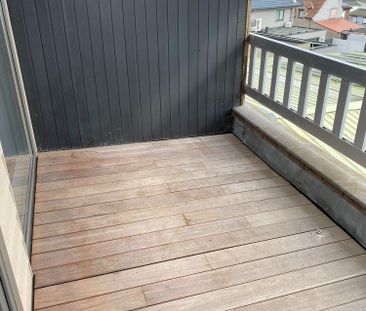 Duplex met 2 slaapkamers, garage en terras. - Photo 3