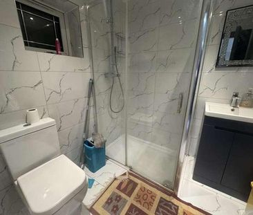 Rectory Road Studio, Southall, UB2 - Photo 3