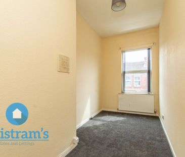 3 bed Apartment for Rent - Photo 4