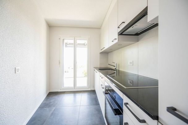 Bel appartement entièrement rénové de 3.5 pièces avec balcon - Foto 1